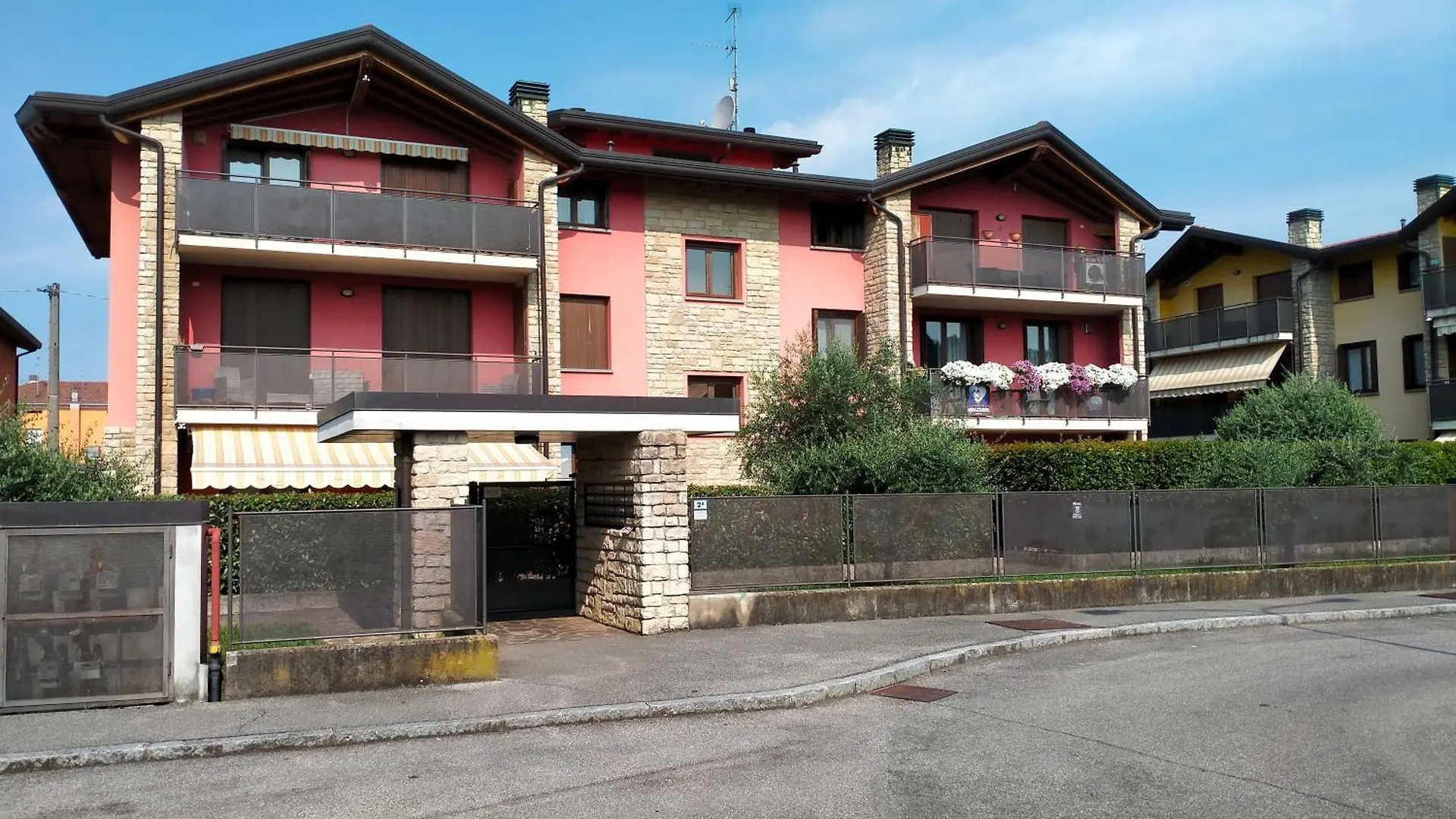 Casa Erri contacts